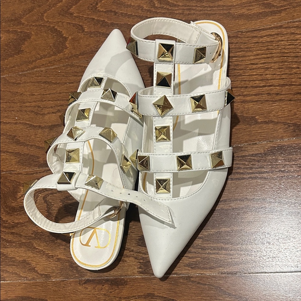 Valentino White and Gold Roman Stud Leather Pointed Flats